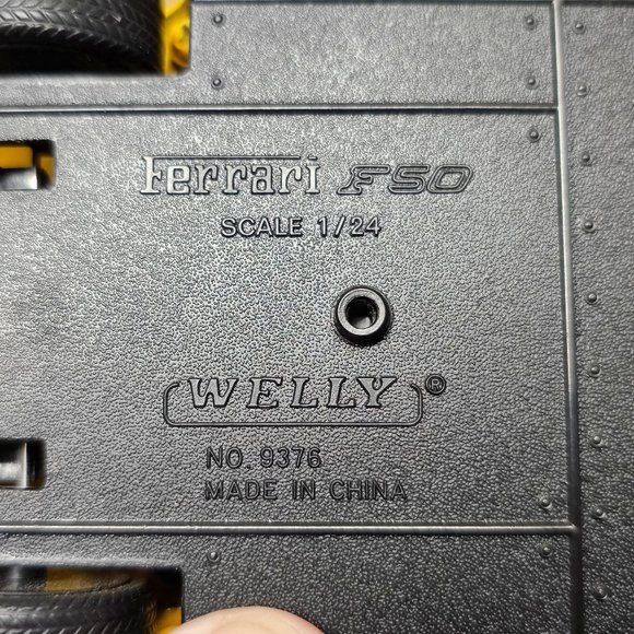 *50% PRICE DROP!* Rare YELLOW Welly 1:24 Ferrari F50 die-cast model car - Picture 16 of 16